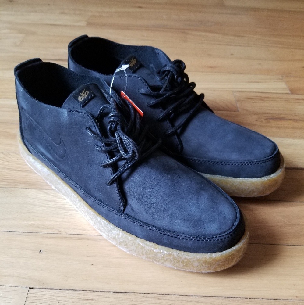 Nike SB 6.0 RZOL Premium Nubuck Suede Chukka Shoe
